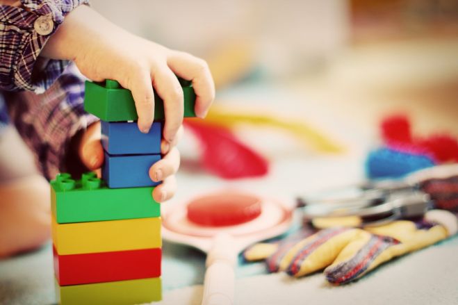 Komisia posilňuje ochranu detí pred nebezpečnými hračkami